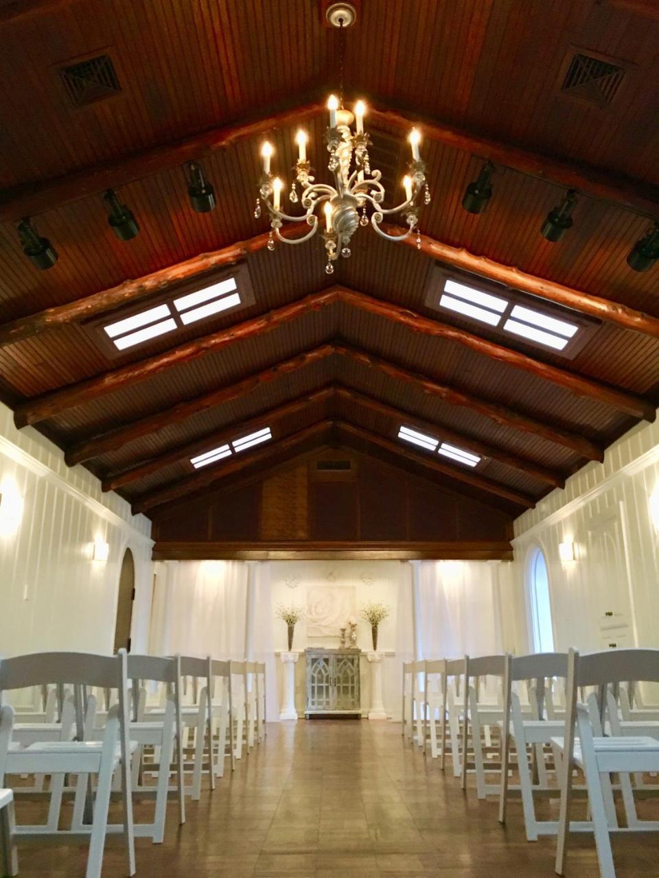 The Monastery At Forest Acomodação com café da manhã  3*